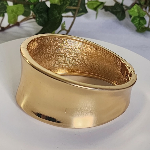 Gold Asymmetrical Wide Clamper Hinge Bracelet - Picture 1 of 8